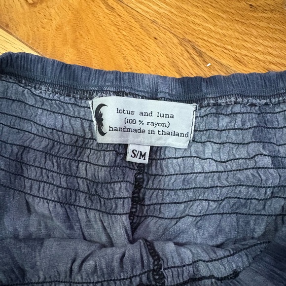 Lotus and Luna Yoga Pants S/M - Picture 3 of 3